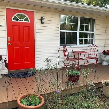Cozy Cottage Near Beaches And Downtown Sarasota